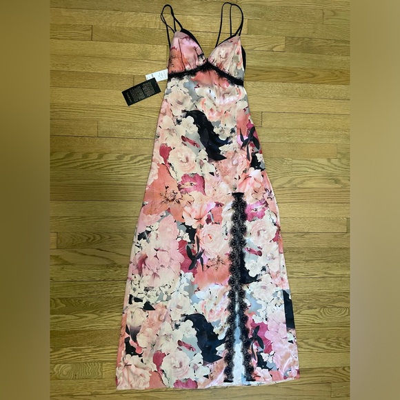 bebe Dresses & Skirts - NWT- BEBE Pink Floral Satin w/ Lace Trim & Side Slit Maxi Dress / Sz 00